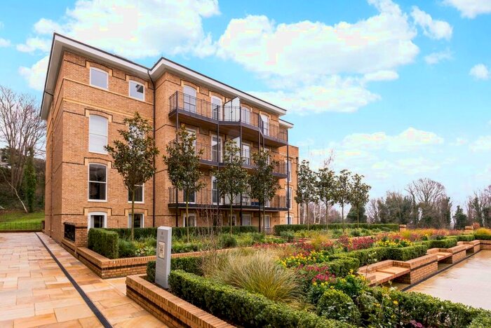 2 Bedroom Flat To Rent In Chambers Park Hill, Wimbledon SW20