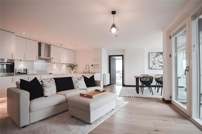 2 Bedroom Apartment To Rent In Station Square, Cambridge, CB1