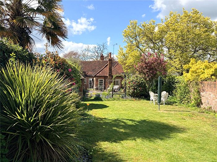 2 Bedroom Terraced House For Sale In High Street, Wargrave, RG10