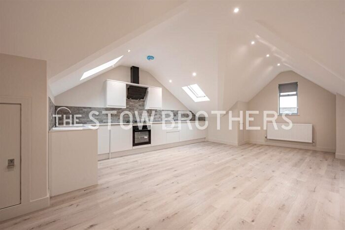 1 Bedroom Apartment To Rent In George Lane, South Woodford, E18