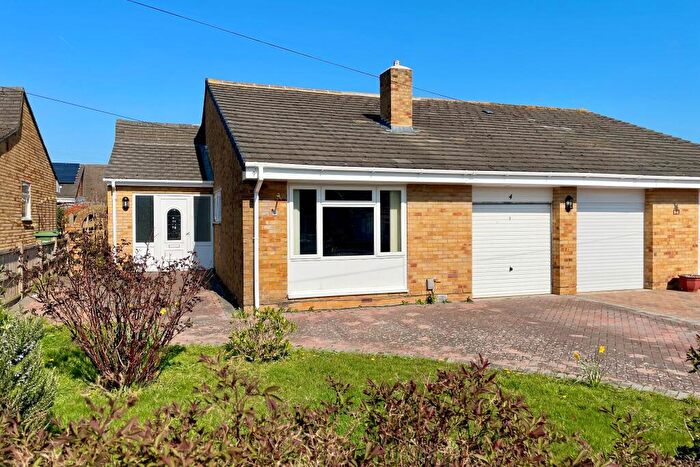 3 Bedroom Semi-Detached Bungalow For Sale In Poplar Drive, Fareham, PO14