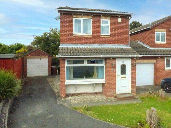 Houses for sale & to rent in WF3 1SS, Tingley Avenue, Ardsley And Robin