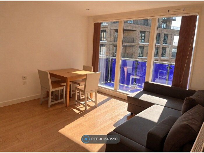 2 Bedroom Flat To Rent In Adana Building, London, SE13
