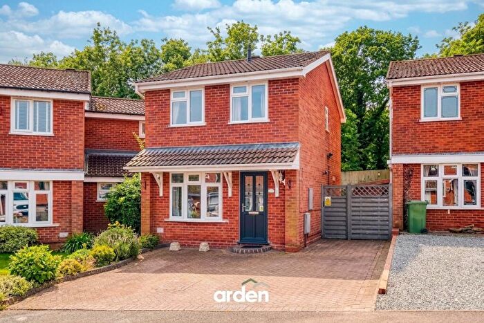 3 Bedroom Detached House For Sale In Stoneleigh Close, Redditch, B98