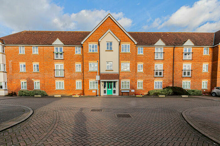 2 Bedroom Flat To Rent In Brendon Court, CO5