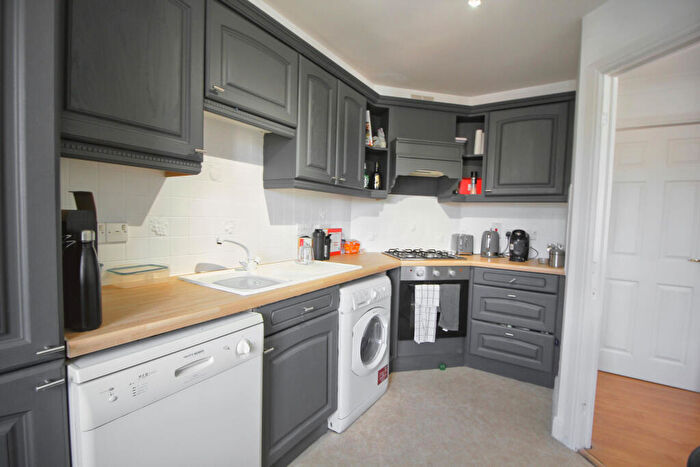 2 Bedroom Apartment To Rent In Delfont Close, Maidenbower, RH10