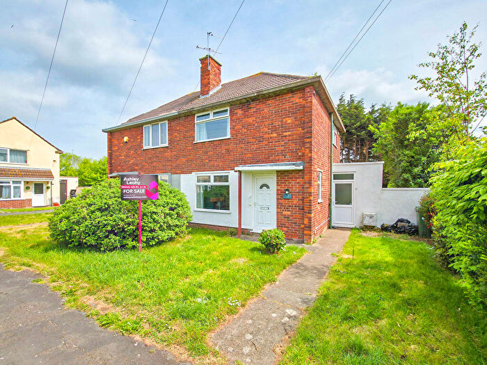 2 Bedroom Flat For Sale In Ottawa Road, Weston Super Mare - Double Bedrooms, BS23