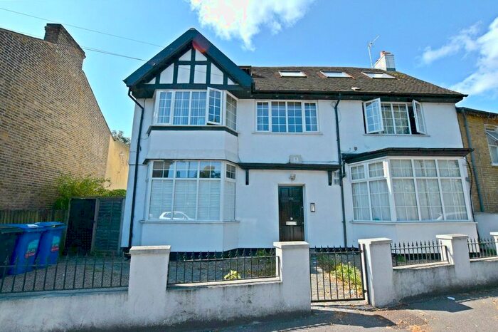 1 Bedroom Flat To Rent In Newton House, Queens Road, Croydon, CR0