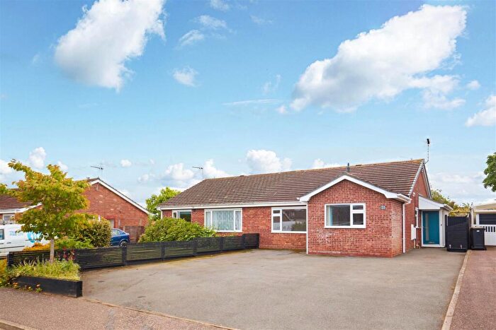 3 Bedroom Semi-Detached Bungalow For Sale In Gothic Close, Harleston, IP20