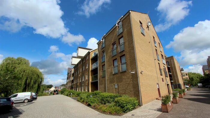 1 Bedroom Flat To Rent In Kings Mill Way, Denham, Uxbridge, UB9
