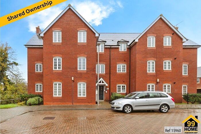 2 Bedroom Flat For Sale In Hayes, Milton Keynes, MK11