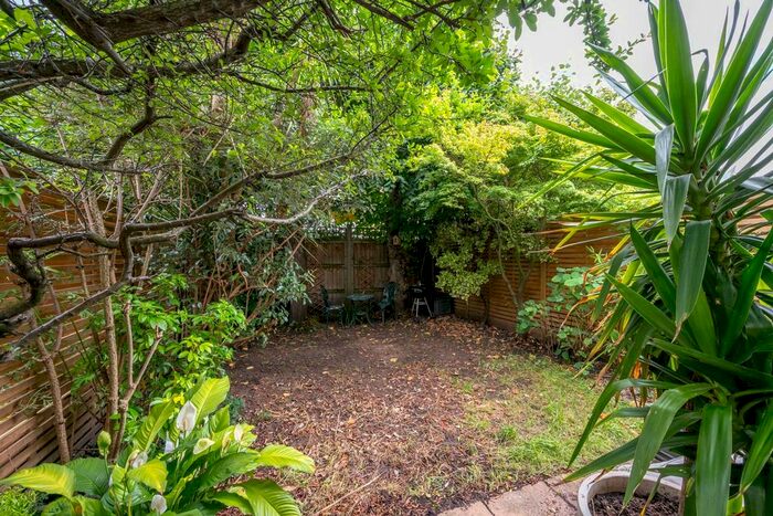 3 Bedroom Terraced House To Rent In Haldon Road, Wandsworth, London, SW18