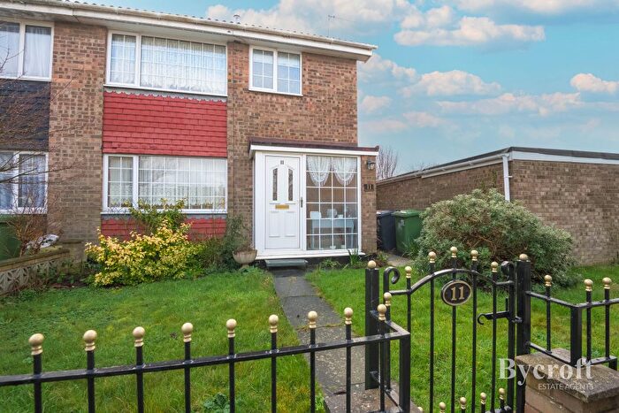 3 Bedroom Semi Detached House For Sale In Kalmia Green, Gorleston, Great Yarmouth, NR31