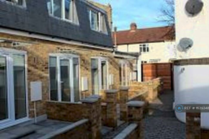 1 Bedroom Flat To Rent In Old Dairy Lodge, London, SE12