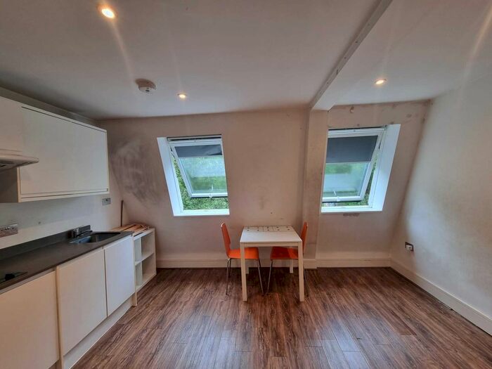Studio To Rent In Hampden Road, Turnpike Lane, N8