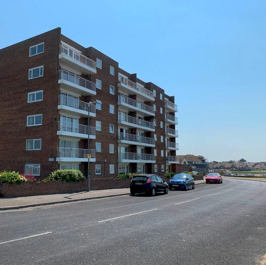 2 Bedroom Flat To Rent In The Parade, Birchington, CT7
