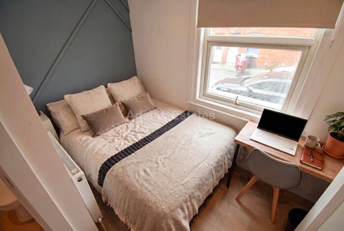 Studio To Rent In Cambridge Street, Reading, RG1