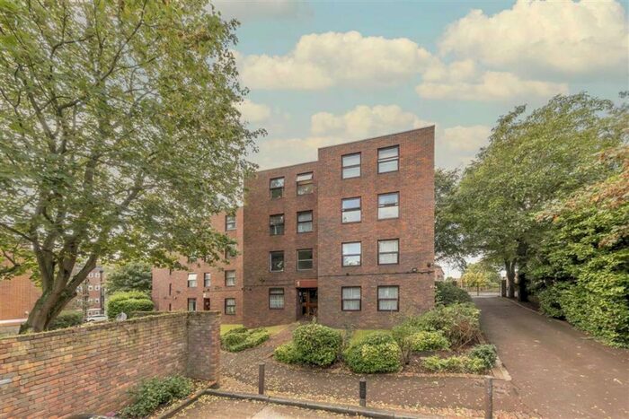 3 Bedroom Flat To Rent In Brook Road, Dollis Hill, NW2