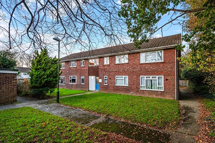 3 Bedroom Flat For Sale In Hedge End, Barnham, Bognor Regis, PO22