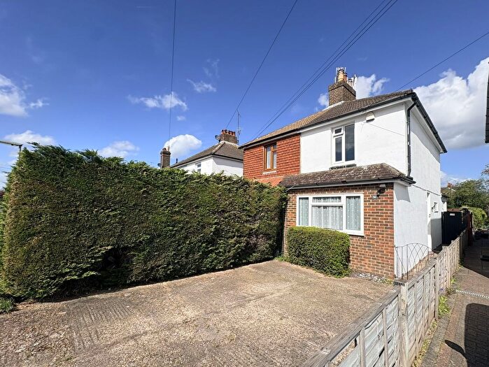 3 Bedroom Semi Detached House For Sale In Albert Road, Horley, RH6