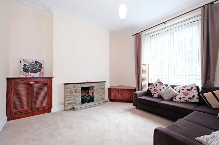 1 Bedroom Flat To Rent In Wallfield Place, First Floor Left, AB25