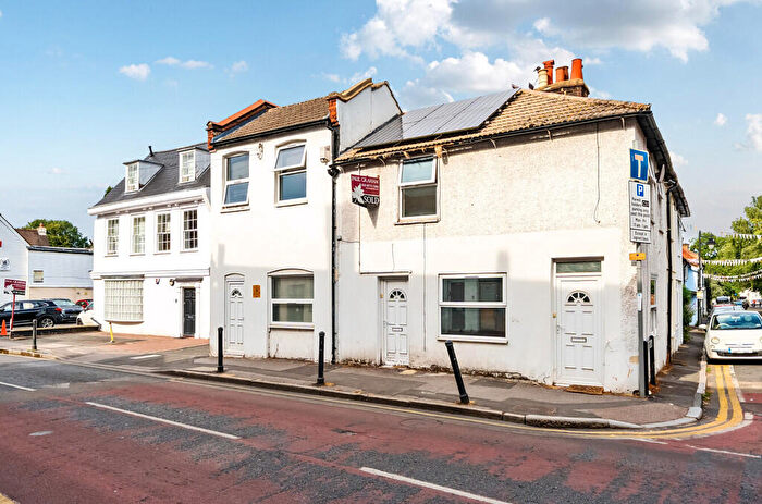 2 Bedroom Maisonette For Sale In West Street, Carshalton, SM5