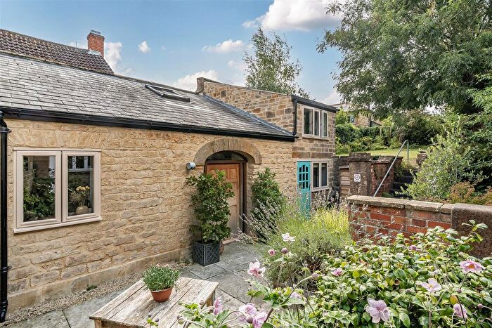 1 Bedroom End Terrace House For Sale In Market Square, Crewkerne, TA18