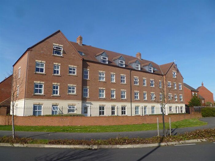 1 Bedroom Flat To Rent In James Meadow, Langley, Berkshire, SL3