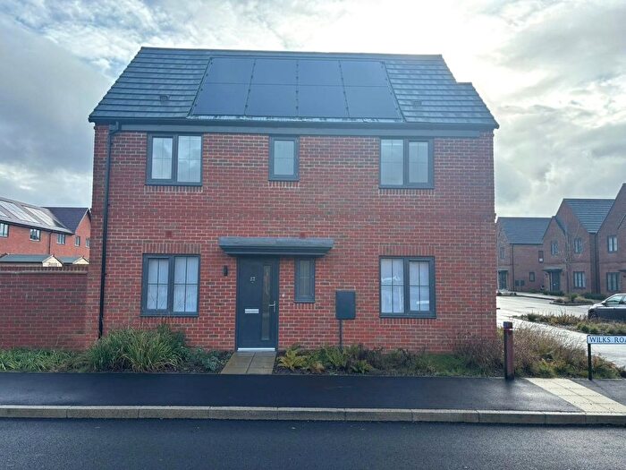 3 Bedroom Property To Rent In Wilks Road, Crowthorne, RG45