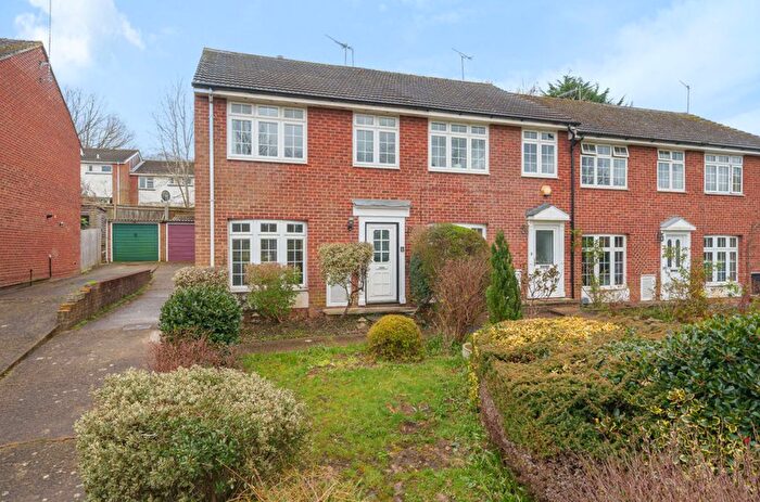 3 Bedroom End Of Terrace House To Rent In Broadacres, Guildford, GU3