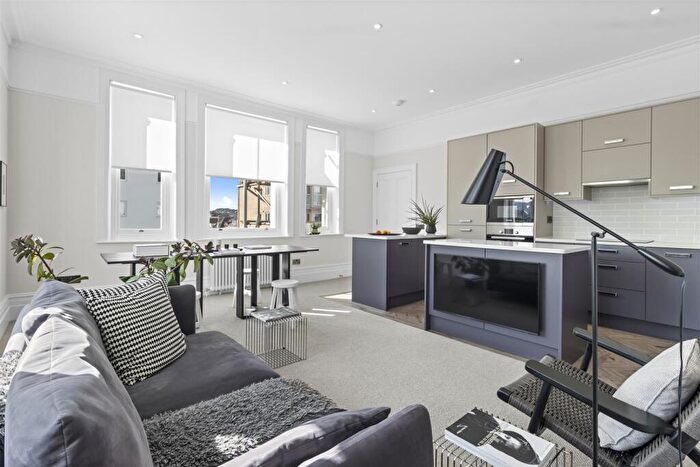 2 Bedroom Flat For Sale In Compton Street, Eastbourne, BN21
