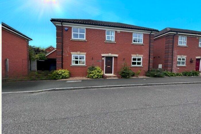 3 Bedroom Property To Rent In Killerton Close, Milton Keynes, MK4