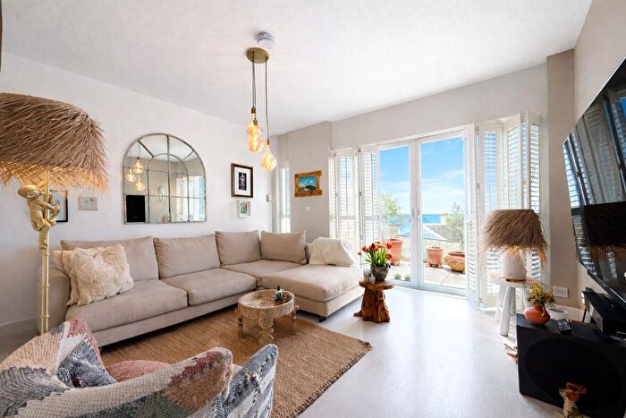 2 Bedroom Flat For Sale In Blessington Road, London, SE13