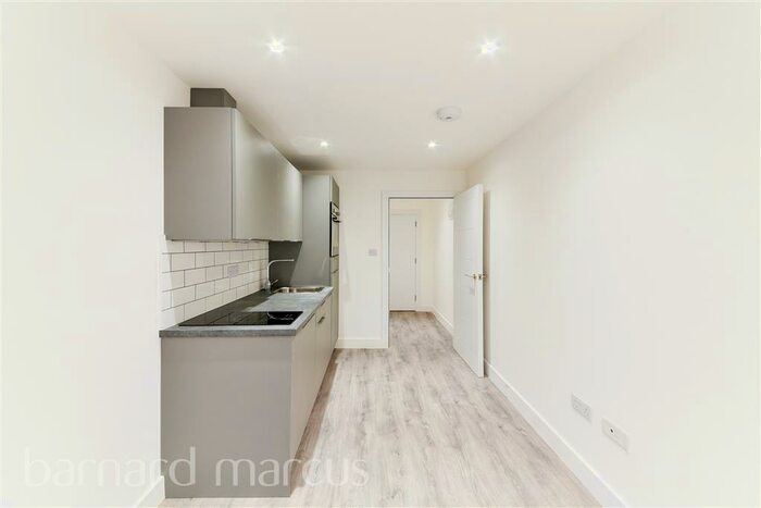 Studio To Rent In Spencer Road, East Molesey, KT8