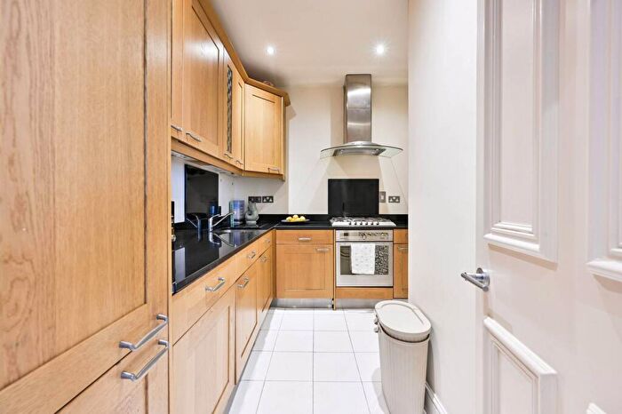 1 Bedroom Flat For Sale In Redcliffe Square, Chelsea, London, SW10