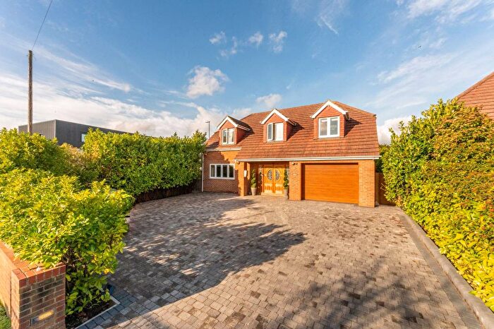 4 Bedroom Detached House For Sale In Wexham Woods, Wexham Lea, Slough, SL3