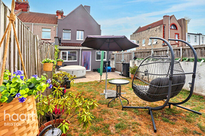 3 Bedroom End Of Terrace House For Sale In Davis Street, Bristol, BS11