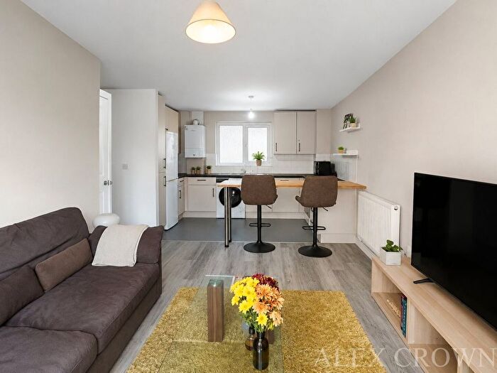 2 Bedroom Flat To Rent In Jeeva Mansions, Shacklewell Lane, Dalston, N16