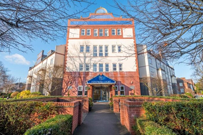 2 Bedroom Apartment For Sale In Market Street, CH47