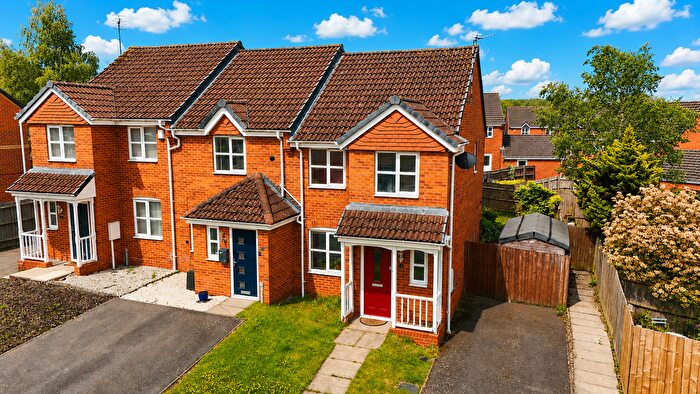 3 Bedroom Semi-Detached House For Sale In The Pastures, Oadby, LE2
