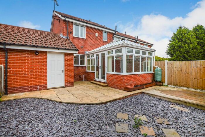 3 Bedroom Semi-Detached House To Rent In Nelson Close, Mansfield, NG19