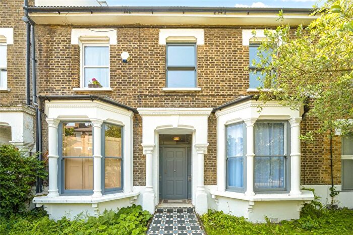 2 Bedroom Flat To Rent In Heyworth Road, London, E5