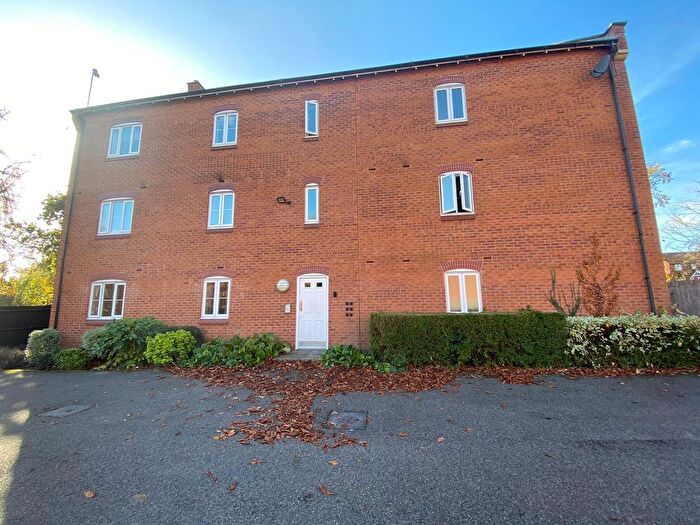 2 Bedroom Flat To Rent In Rose Flower Grove, Nottingham, NG15