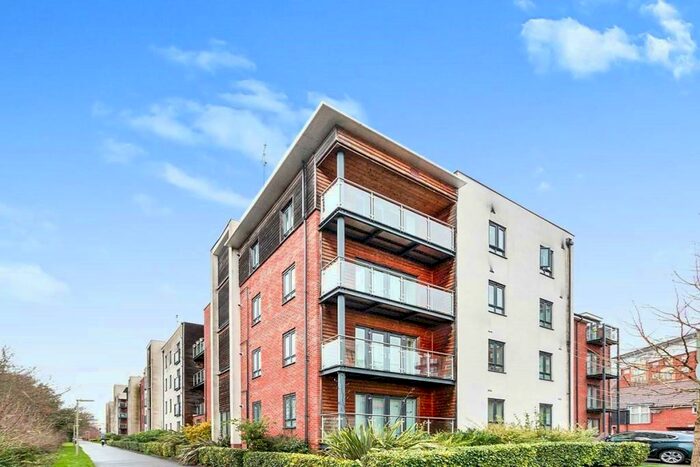 2 Bedroom Flat To Rent In Sinclair Drive, Basingstoke, Hampshire, RG21