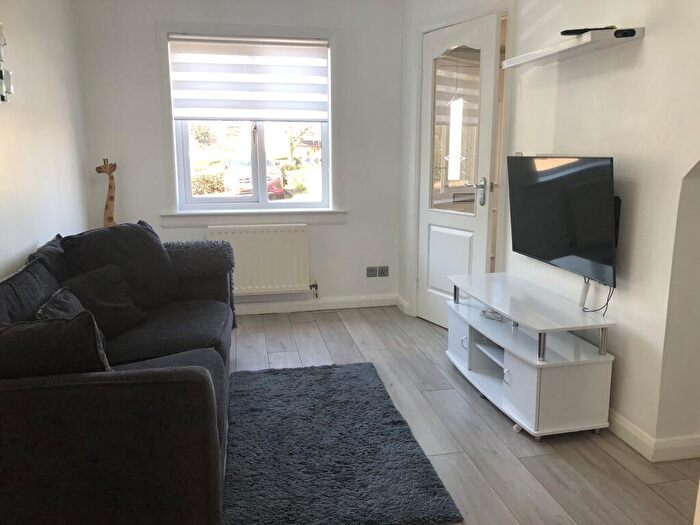 2 Bedroom End Of Terrace House To Rent In Harlow Avenue, Brightons, Falkirk, FK2