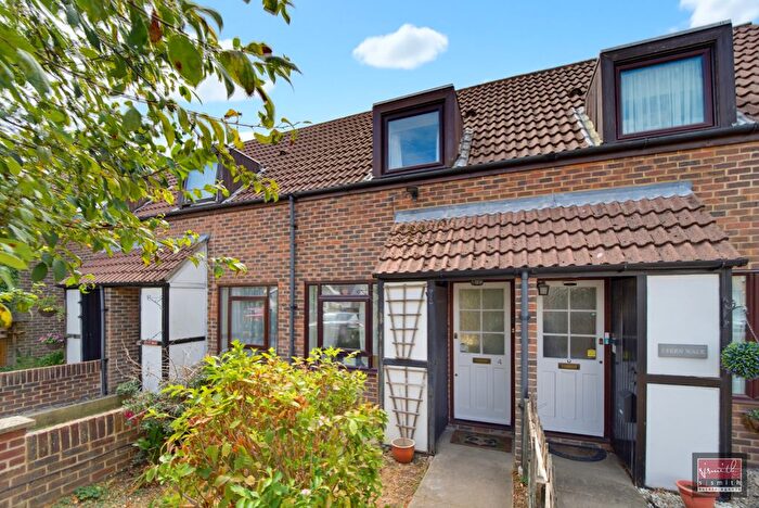 1 Bedroom Terraced House For Sale In Ferndale Road, Ashford, Surrey, TW15