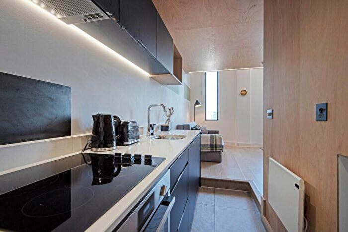 2 Bedroom Apartment For Sale In Spinners Way, Manchester, M15