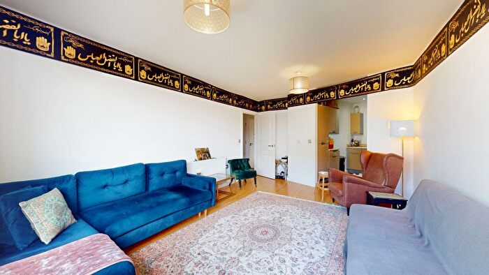 2 Bedroom Flat To Rent In Central Way, London, NW10