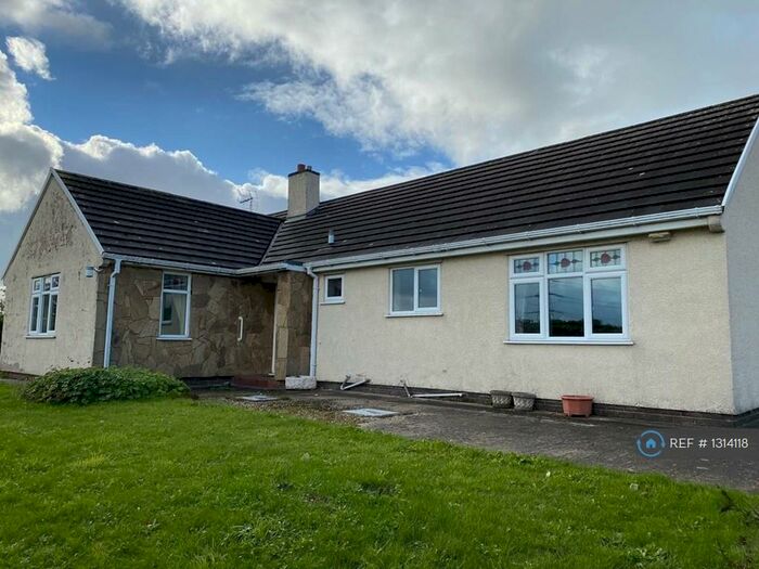 3 Bedroom Bungalow To Rent In Griana Bungalow, Babell, Holywell, CH8