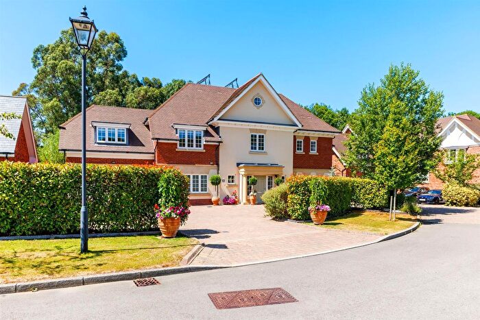 5 Bedroom Detached House For Sale In Montague Park, Winkfield, SL4